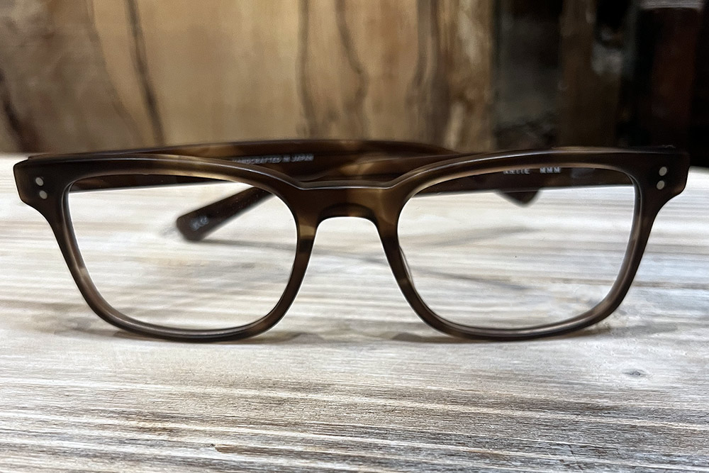 Comparing Handmade and Machine Made Eyeglasses