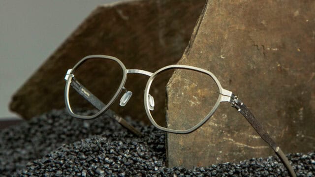 journal-collection-classic-carbon-eyeglasses-on-stone-background-ic-berlin-eyewear.M1536B012164t15007do-1024×683